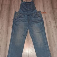 Brand New Levis Soft Denim Dungarees - Size - U.K.24 - RRP - 150.00 - Open To Offers!!