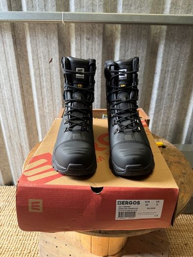 REDBACK Maine ProTrekker Safety Boots S7 Brand New UK 9 EU 43