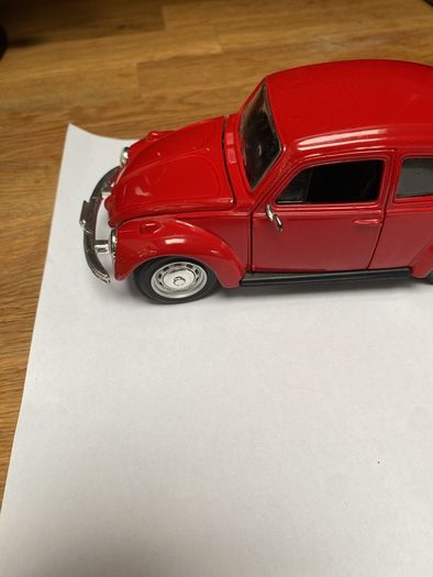Maisto.volkswagen BW Beetle red midst scale 1:24  die cast VW
