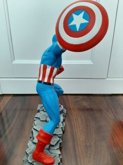 Marvel Enesco Captain America