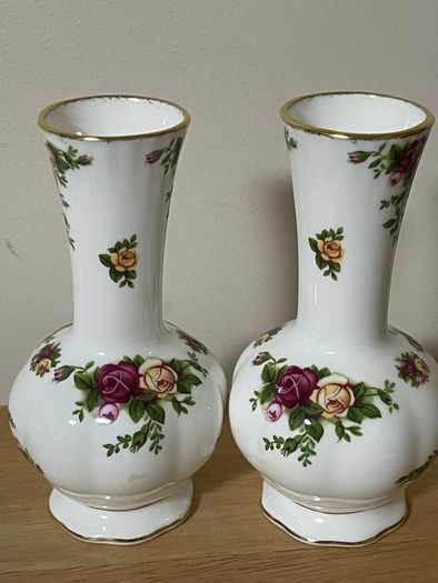 Royal Albert Old Country Roses vases