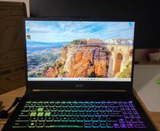 Msi Katana 15 B13vgk | I7-13620h | Rtx 4070 8gb | 16gb Ddr5 | 1tb Ssd | 144hz Ips | Warranty | Box & Charger