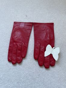 Lambskin leather ladies gloves