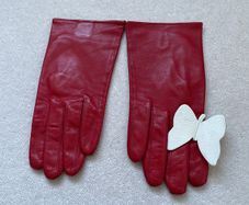 Lambskin leather ladies gloves