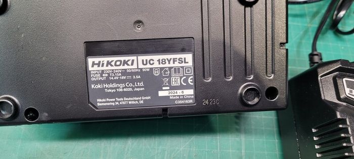 Hikoki 14.4-18v UC18YFSL Battery Charger
