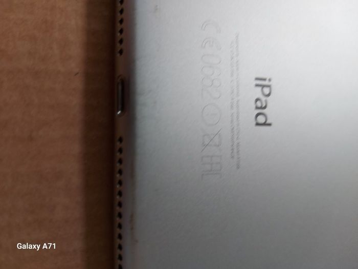 Apple Ipad Air 2, 32GB, in Excellent cosmetic Condition