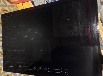 Whirlpool 6th sense induction hob 77cm