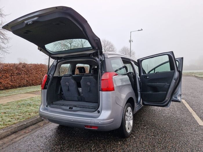 2014 Peugeot 5008 ActivE1.6hdi, AUTOMATIC