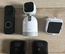 Blink Home Security Camera System 2 Outdoor Cameras Doorbell Pan-Tilt 360 Camera and Sync Module worth 350euro