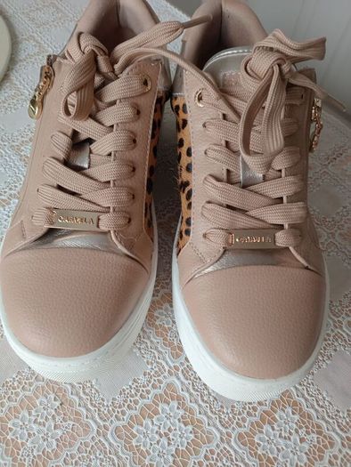 Leather womens trainers Carvela size 38