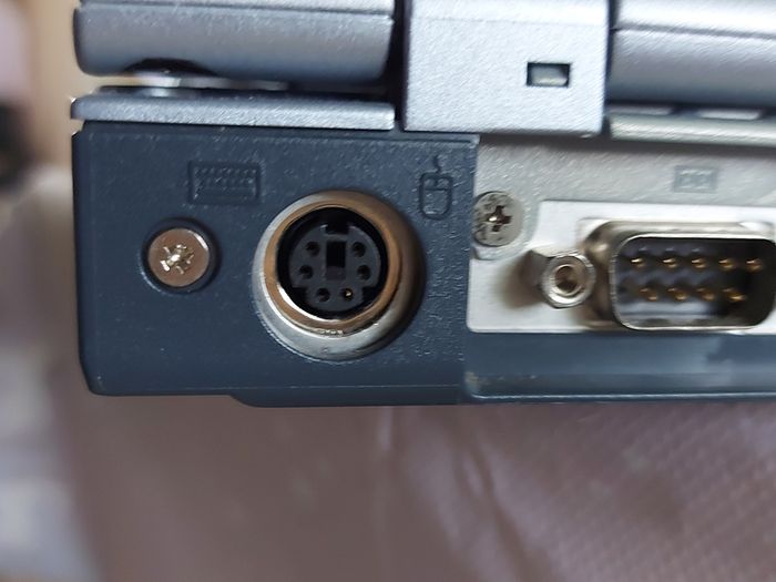Rare Vintage Fujitsu Siemens Lifebook, E Series, FPC07048B Part number CP127259, Running Windows 2000 Professional, uses 3.5 floppy disk, 20GB HDD, amd all the connecting Ports from 30 years ago Era