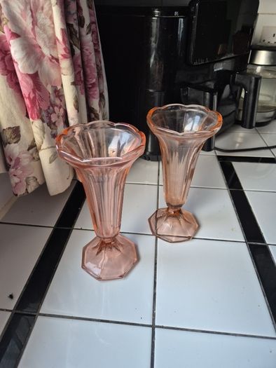 Pair of Art Deco Vintage 1930s Tulip vases