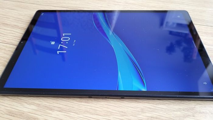 lenovo Tab M10 FHD Plus  tablet + charging station