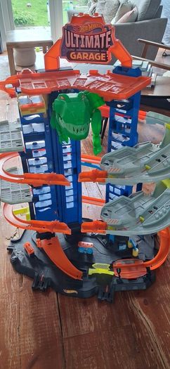 Ultimate Hotwheels Garage