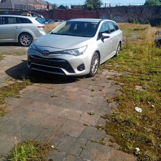 2016 toyota avensis 1.6 D4D breaking