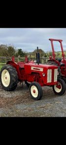 International B414 and loader