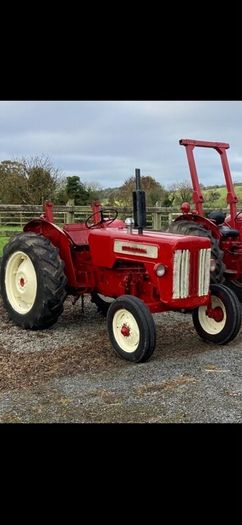International B414 and loader