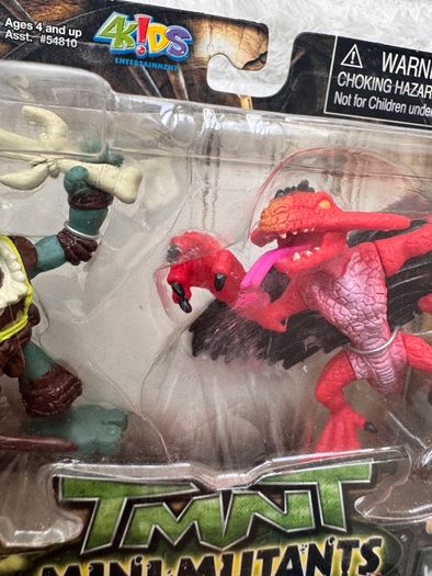 Teenage Mutant Ninja Turtles Mini  TMNT Mini-Mutants Paleo Patrol Raphael vs. Winged Dino (2008 mini-figures) Damaged Box Please see photos