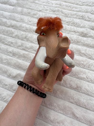 Ellie Mammoth Ice Age 2: The Meltdown Burger King 2005 approx. 10 cm. Used Please see photos