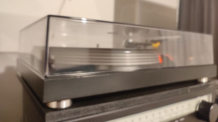 Class Technics SL-2000, full manual turntable. Legend brushless motor.
