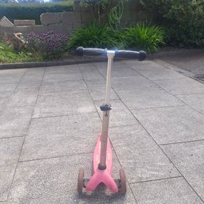 Deluxe Mini Micro scooter