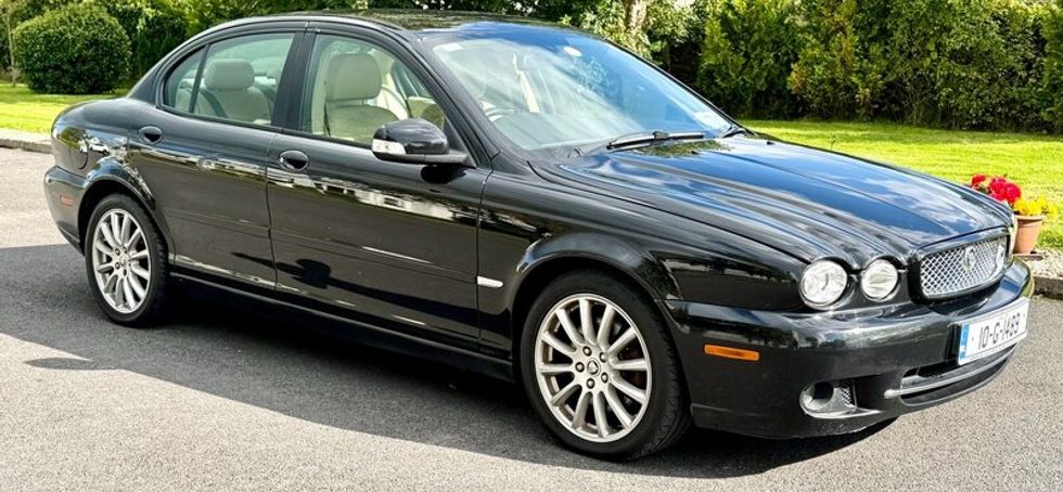 10 Jaguar X-Type 2.2 TD Auto