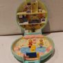 Vintage 1989 Polly Pocket Beach House Complete Image 2