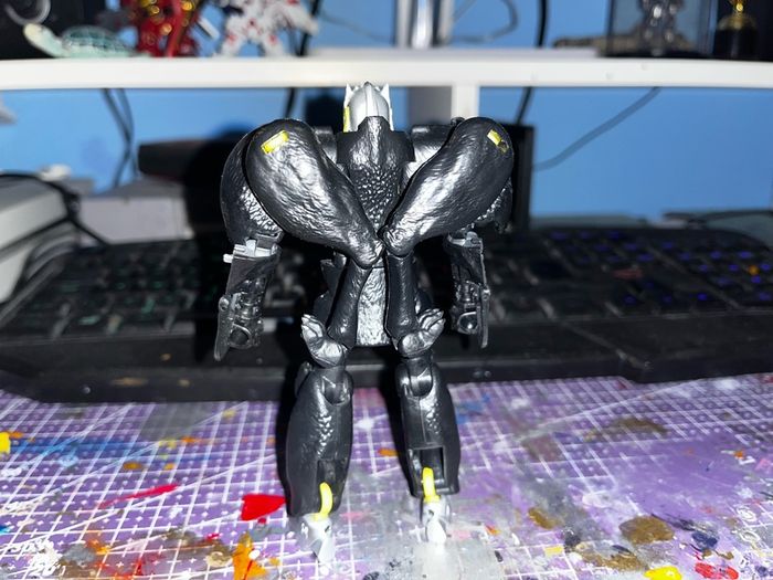 Transformers Kingdom deluxe class Shadowpanther