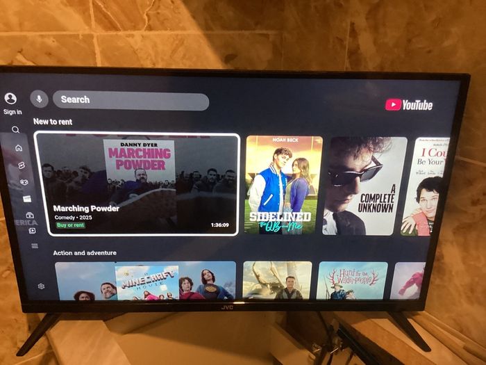 32 Inch Jvc Led Smart Tv In Excellent Condition (barely).