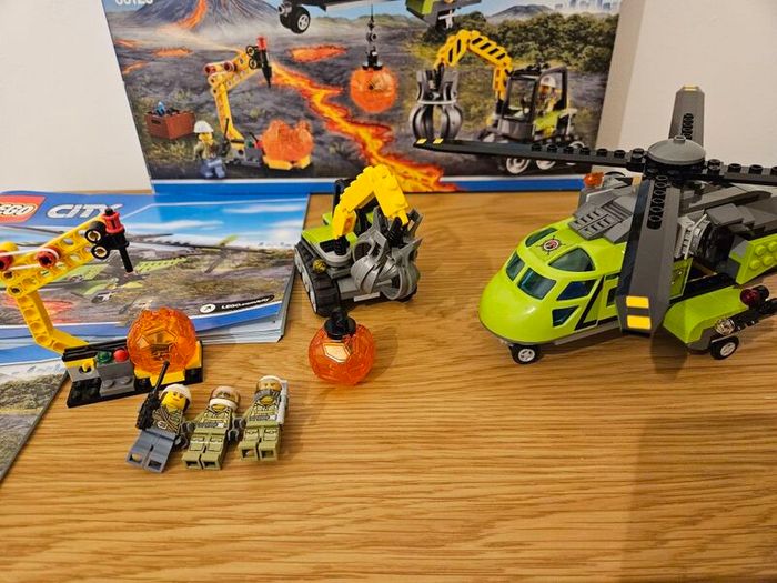 LEGO 60123 city volcano supply helicopter set