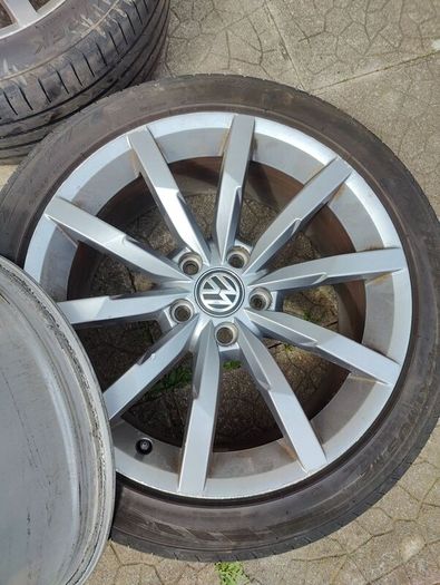 18" genuine VW alloys