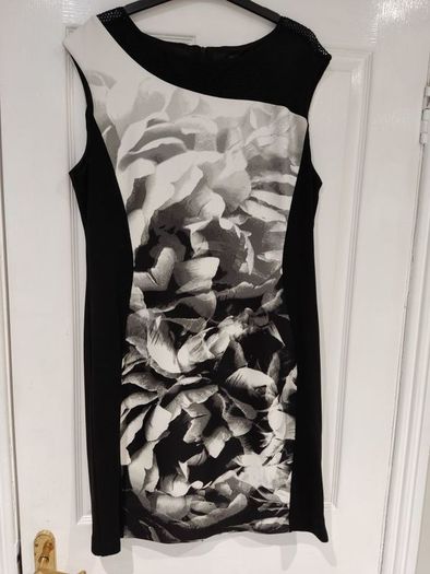 M and S Dress Size 18