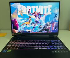 Acer Predator Helios Neo 16 Gaming Laptop (RTX 4070 / i7-13700HX / 16GB RAM / 1TB SSD)