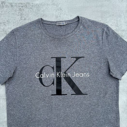Grey Calvin Klein T-shirt