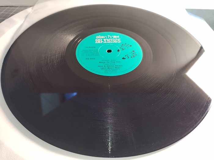 RR Fierce - Back To The Top - Alien Tracks - Hi-nrg House Hard House BELTER!