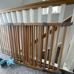 Baby Dan wooden baby gate (3)