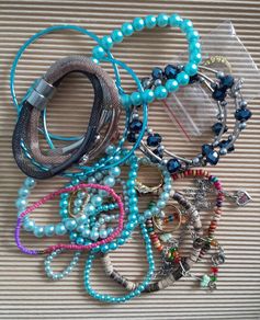 BRACELETS  - Necklace - Rings Lot