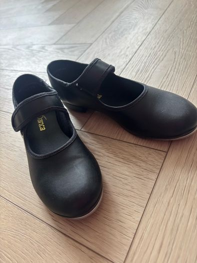 Tap dancing shoes (girls)