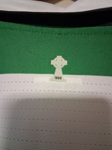 Celtic Jersey. Official Umbro Mens Home Jersey From Season 2004/2005. Authentic Original From The Time. Collect In Dublin Or Receive Via Post.