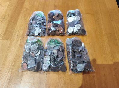 Bulk US Coins 2.9KG Mixed Lot of over 750 Coins Circulated