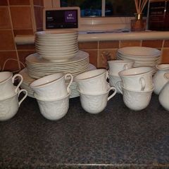 Wedgewood Strawberry and Vine 52 Piece Set