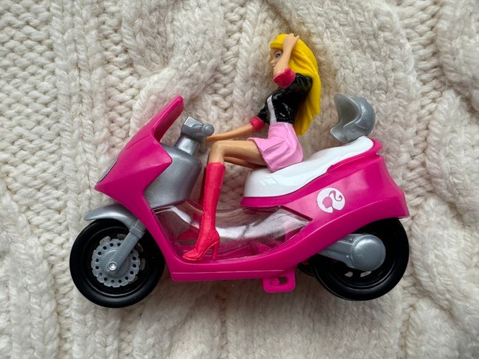 Barbie mini Scooter Mattel 2013 Used Please look at the pictures