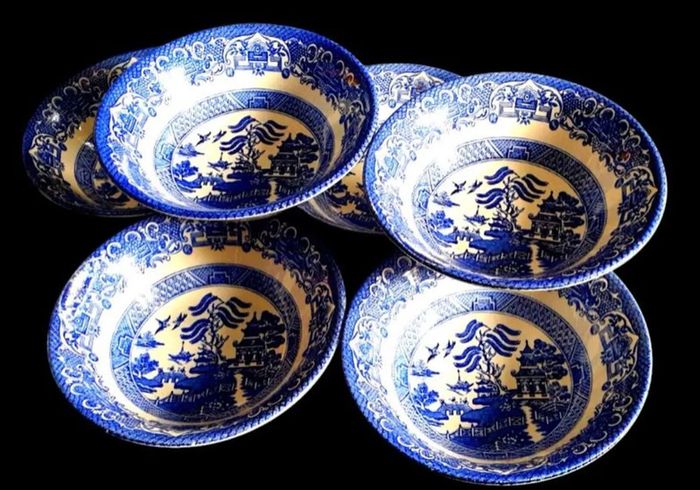 6 Vintage EIT Blue Willow Bowls-Pristine