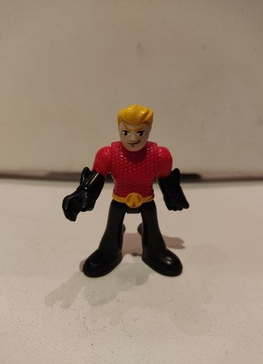 Imaginext DC Superhero Friends Aquaman Red