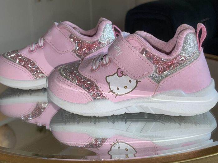 Adorable Hello Kitty Pink Glitter Light-Up Sneakers