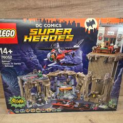 LEGO 76052 Super Heroes Batman Classic TV Series Batcave