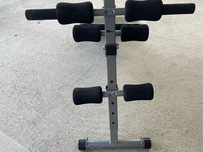 Delta-Sport Weight Training Bench.