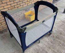 Travel cot