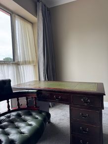 Traditional Mahogany Veneer Twin-Pedestal Desk & Chair