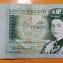 Bank of England 1 Pound banknote Queen Elizabeth II Image 2